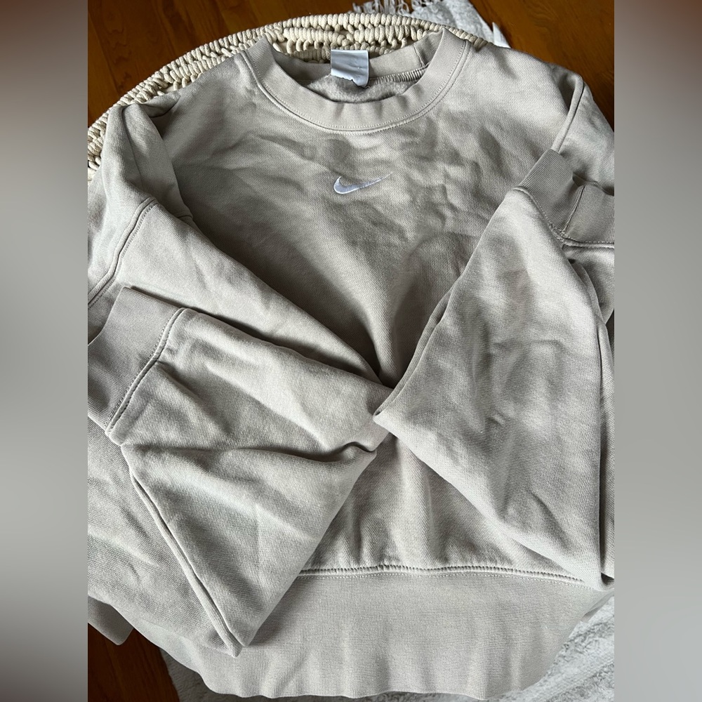 Nike cropped crewneck